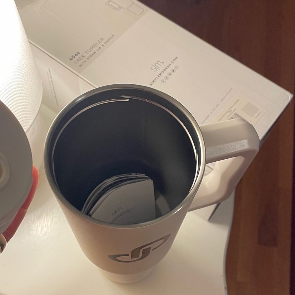 Poshmark Logo Simple Modern White Travel Tumbler - Picture 4 of 8